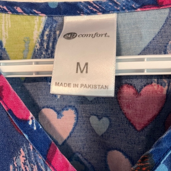 Multicolor heart pattern scrub top PSW nurse nursing healthcare animal dental - Picture 3 of 8